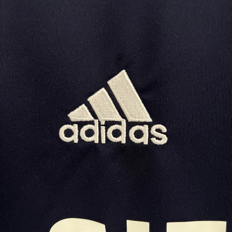 Camiseta Retro del Real Madrid 04/05 - 2ª equipación
