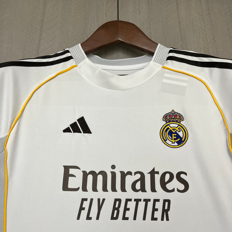 Conjunto de la 1ª equipación del Real Madrid 25/26 - Niños Pequeños y Jóvenes (Camiseta + Pantalón corto)