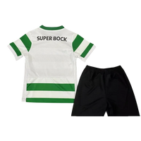 Conjunto de la 1ª equipación del Sporting Portugal 25/26 - Niños Pequeños y Jóvenes (Camiseta + Pantalón corto)
